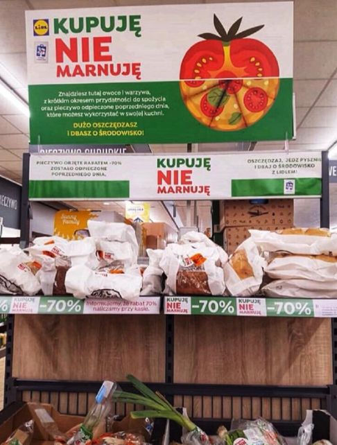 超市竟售过期食品，顾客为何纷纷点赞？背后的责任与创新