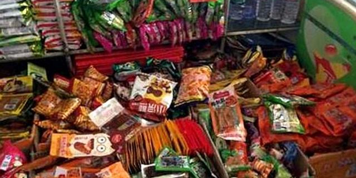 两部门联合发文 开学严查学校周边“五毛食品”销售